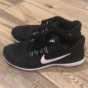 Women’s Nike flex run